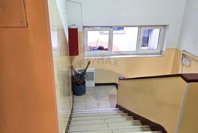 Apartament cu 3 camere semidecomandat în Basarabia