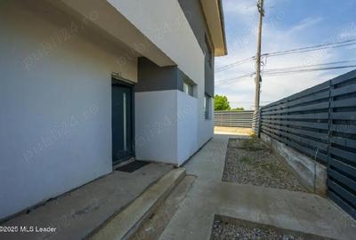 Casă cu 4 camere cu Teren 318 Mp în Balotești - 2