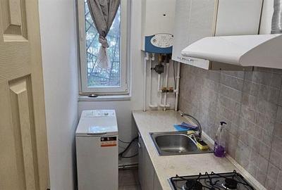 Garsonieră decomandată în Titan - 2