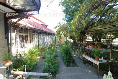 Casa, gradina si curte intr - un peisaj de poveste, aici in Slanic Prahova, unde - 18