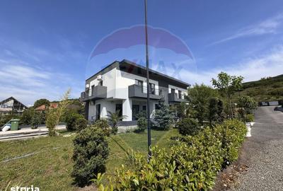 Casă cu 7 camere cu Teren 600 Mp în Baciu - 1