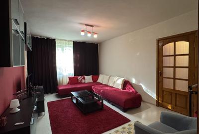 Apartament cu 3 camere semidecomandat în Central - 9