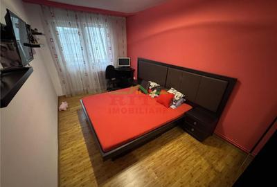 Apartament cu 3 camere semidecomandat în Central - 4