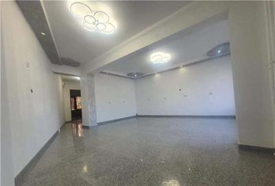 Spațiu comercial, de 60 mp, în Brad - 2