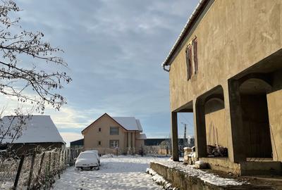 Casă cu 4 camere în Central