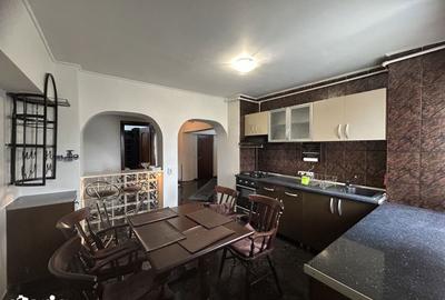 Apartament cu 4 camere decomandat în Central - 4