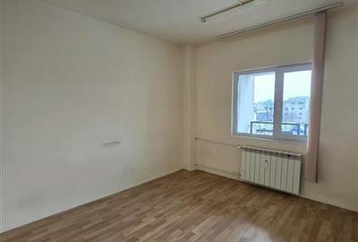 Apartament cu 3 camere decomandat în Central - 4