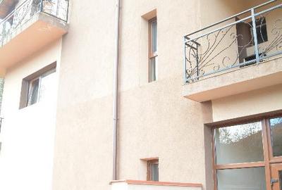 Sinaia-De vanzare pensiune cu 18 camere functionala - 3