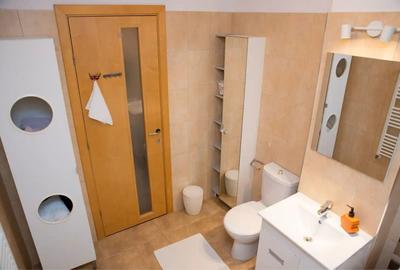 Apartament cu 3 camere decomandat în Tractorul - 5