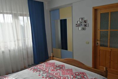 Casă cu 4 camere în Km 4 - 11