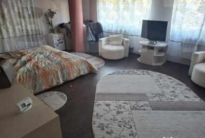 Casă cu 7 camere cu Teren 550 Mp în Central - 16