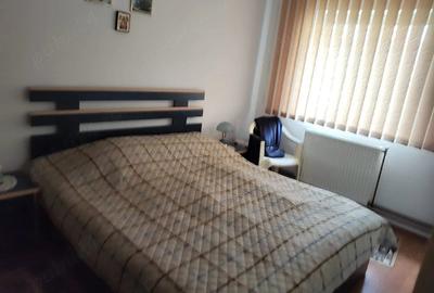 Apartament cu 2 camere decomandat în Telecabinei