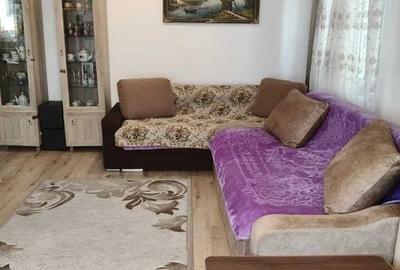 Apartament cu 2 camere decomandat în Tractorul