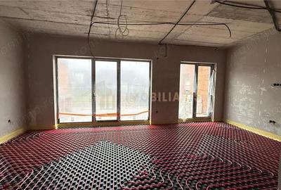 Casă cu Teren 100 Mp în Central - 3