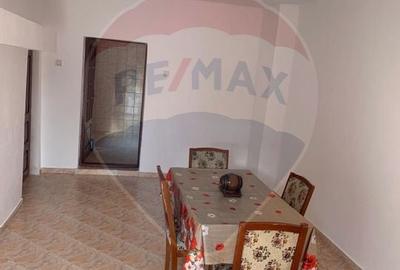 Casa 8 camere de vanzare 653 mp teren in Targoviste Valea Voievozilor - 18