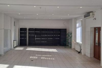 Spațiu comercial, de 120 mp, în CET - 3