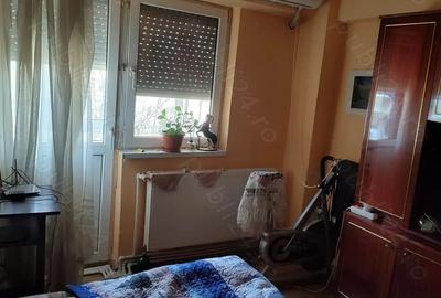 Vand apartament 3 camere central - 1