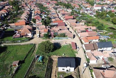 Teren de 842 mp, în Est - 11