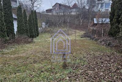 Teren de 949 mp, în Central