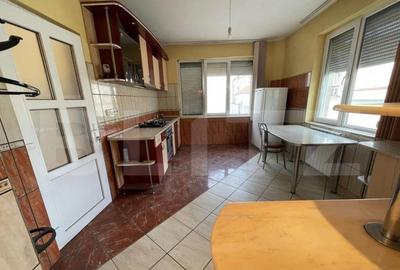 Casă cu 4 camere cu Teren 280 Mp în Central - 2