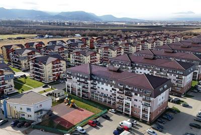 Apartament cu 2 camere semidecomandat în Sânpetru
