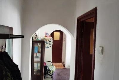 Apartament cu 3 camere semidecomandat în Drumul Taberei - 1