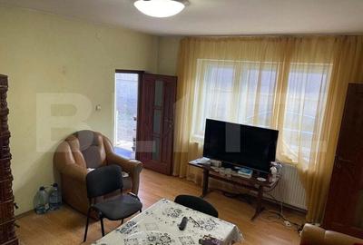 Casă cu 5 camere cu Teren 986 Mp în Pericei - 2