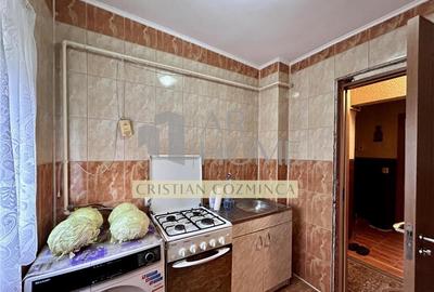 Apartament cu 3 camere decomandat în Vest
