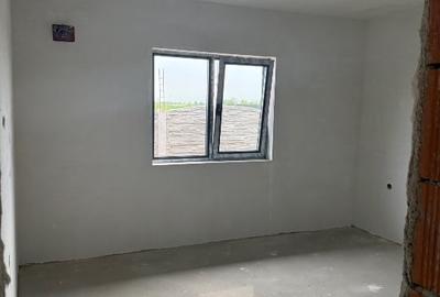 Casă individuală cu 3 camere cu Canalizare în Joița - 5