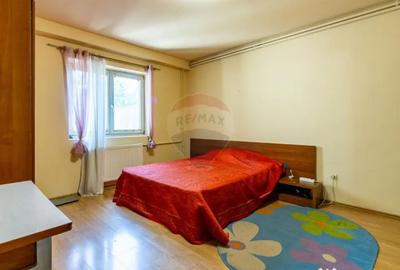 Casă cu 5 camere cu Teren 373 Mp în Bd. Gloriei - 3