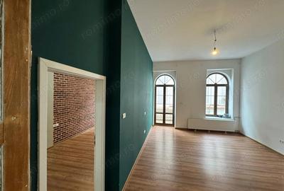 Spațiu comercial, de 55 mp, în P-ța Unirii - 4