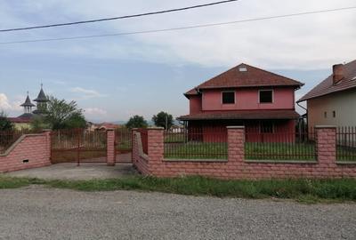 Casa - vila de vanzare construita in stil italian - 1