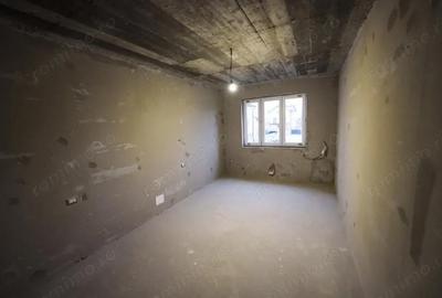 Casă cu 8 camere cu Canalizare în Romanești - 1