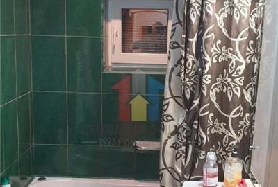 3 camere etaj 1, 2 balcoane, Mobilat si Utilat, decomandat, - 4