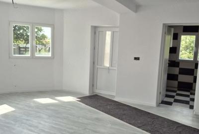 Casă cu Teren 1800 Mp în Brădești - 2