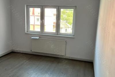 Apartament cu 4 camere decomandat în Vitrometan - 9