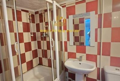 Casă cu 10 camere cu Teren 200 Mp în Chitila