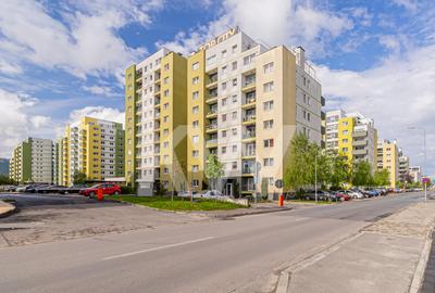 Apartament cu 2 camere semidecomandat, mobilat în Tractorul - 10