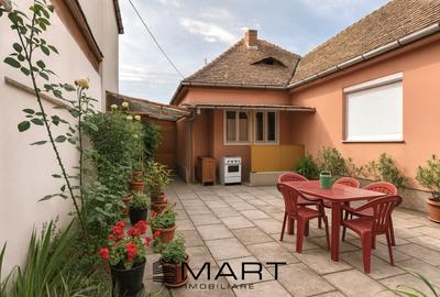 Casa cu 2 camere si garsoniera separata la curte in zona Piata Cluj - 1