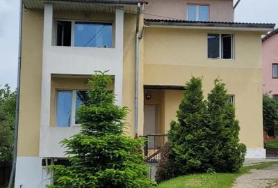 Dau in chirie apartament 3 camere - 1