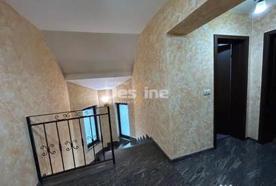 Casă cu 7 camere cu Teren 840 Mp în Central - 12