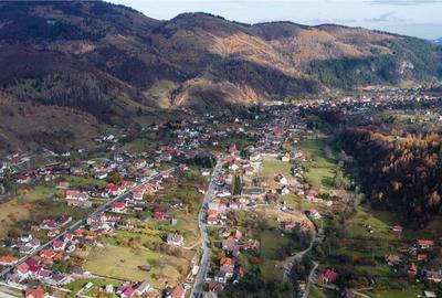 Casă cu 9 camere cu Teren 884 Mp în Moieciu - 18