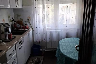Vand apartament 3 camere Micro 3 - 2