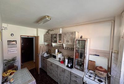 Apartament cu 3 camere decomandat în Vitrometan - 1