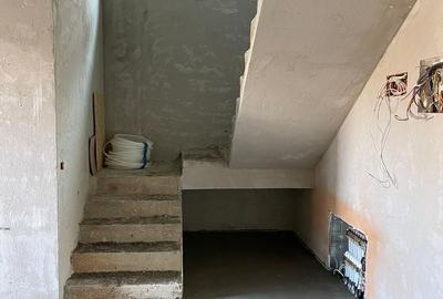Duplex cu 4 camere cu Canalizare în Moșnița Nouă - 8