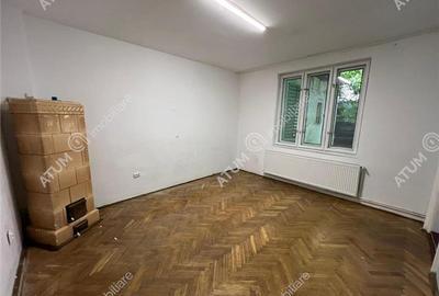 Casă individuală cu 3 camere cu Canalizare în Calea Dumbrăvii - 2