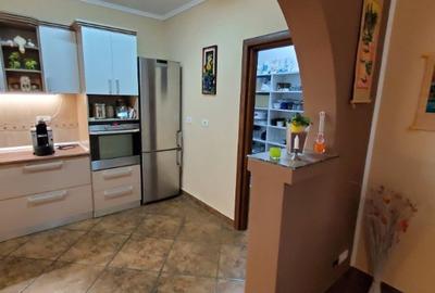 Casă cu 5 camere cu Teren 1052 Mp în Livada - 7