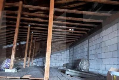 Casă cu 10 camere cu Teren 950 Mp în Fratelia - 3