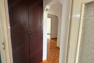Apartament cu 3 camere decomandat în Soarelui - 2