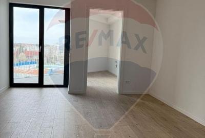 Apartament cu 3 camere decomandat în Universității